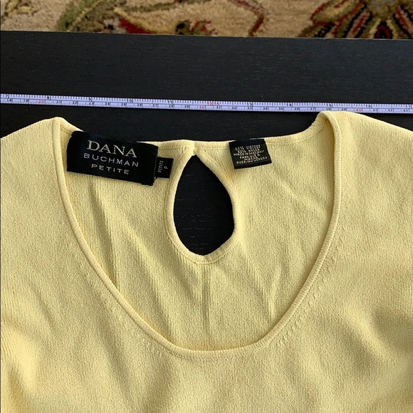 Yellow sweater. Listed as petite size 2-4 - Picture 2 of 7